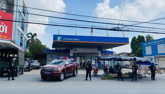 Đường dây mua bán 200 triệu lít xăng giả: Bắt khẩn cấp chủ cây xăng nhượng quyền của Petrolimex tại Đồng Nai