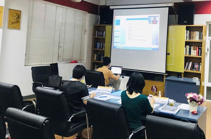 Được phép tổ chức bảo vệ, đánh giá khóa luận trực tuyến