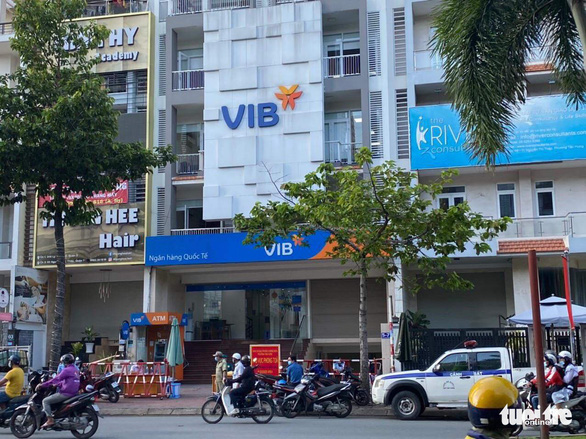Tp.HCM: Hai vợ chồng làm tại ngân hàng VIB và SHB dương tính SARS-CoV-2