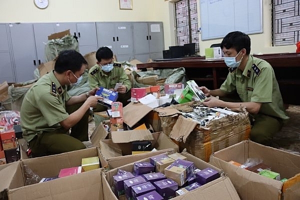 An Giang: Bắt giữ hàng trăm tấm nệm ngoại giả mạo xuất xứ Việt Nam