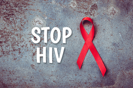 Virus ‘HIV’ âm thầm lây nhiễm cho 1,5 triệu người trong bối cảnh dịch COVID-19