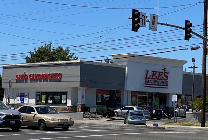 Lee’s Sandwicahes bị phạt 250.000 USD vì phân phối thực phẩm kém chất lượng