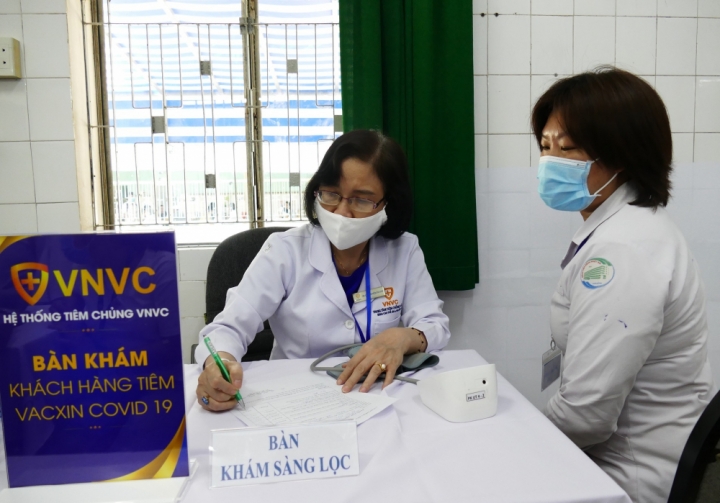 Bùng nổ hoạt động lừa đảo tiêm chủng vắc-xin phòng COVID-19