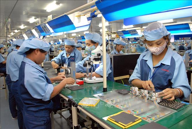 Thu ngân sách khu vực kinh tế ngoài quốc doanh tăng gần 40%