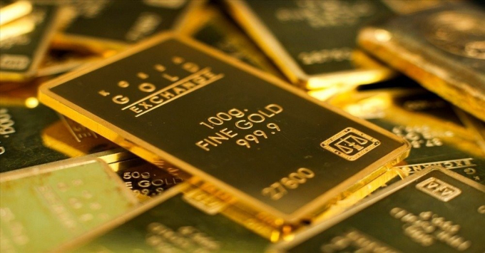 Giá vàng tăng mạnh, nhà đầu tư bán USD, ôm vàng
