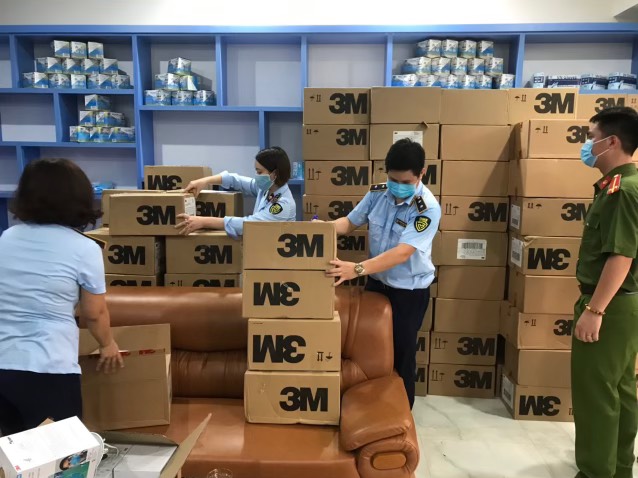 Hà Nội: Phát hiện một công ty tàng trữ hơn 17.000 khẩu trang 3M có dấu hiệu giả mạo