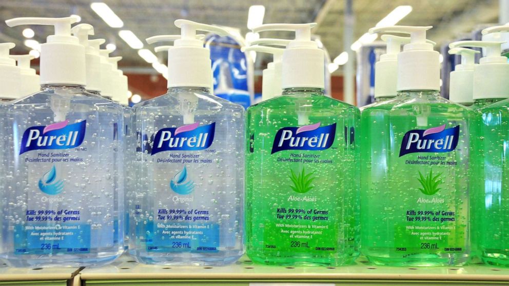 FDA thu hồi hàng loạt nước rửa tay khô chứa chất độc hại