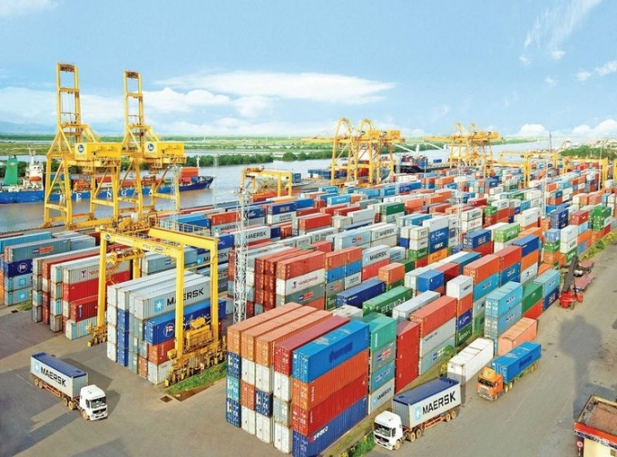 Nửa đầu tháng 8, trị giá xuất nhập khẩu giảm 18%