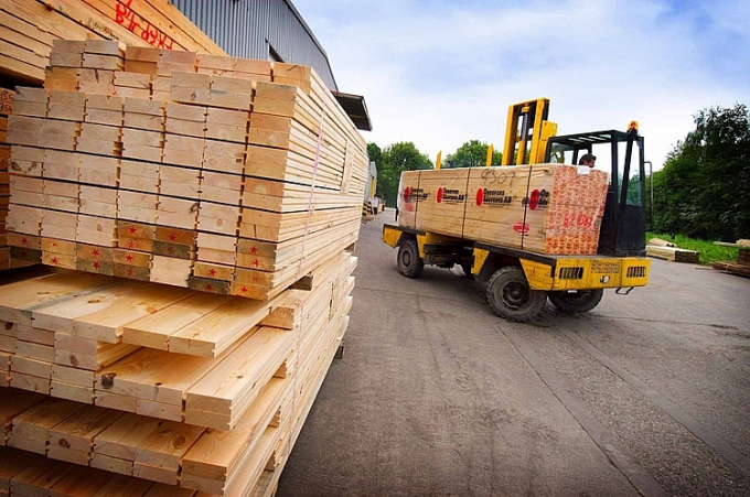 Mỹ gia hạn kết luận điều tra chống lẩn tránh thuế gỗ dán cứng từ Việt Nam