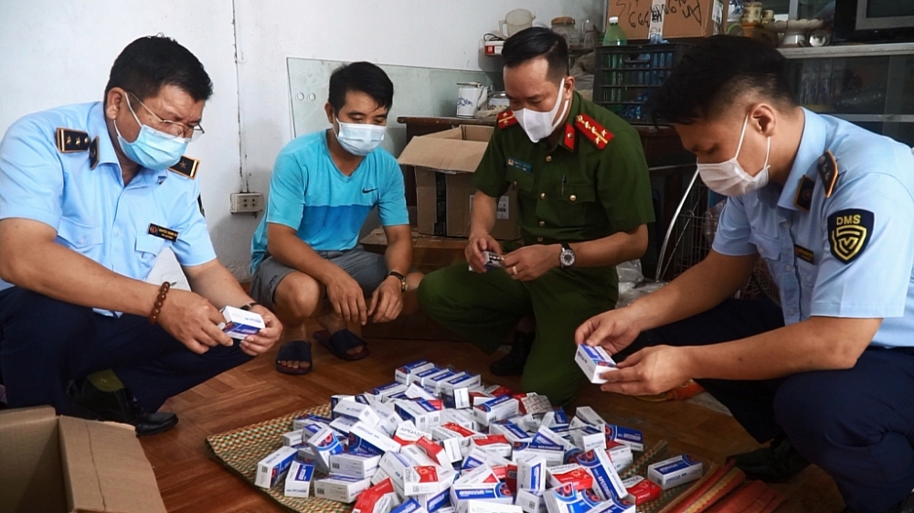 Quảng Bình: Kịp thời bắt giữ 1.000 bộ kit test nhanh Covid-19 có dấu hiệu nhập lậu
