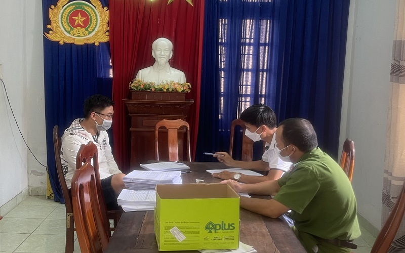 Quảng Nam: Triệt phá đường dây mua bán bằng cấp, giấy tờ giả cho hàng trăm người