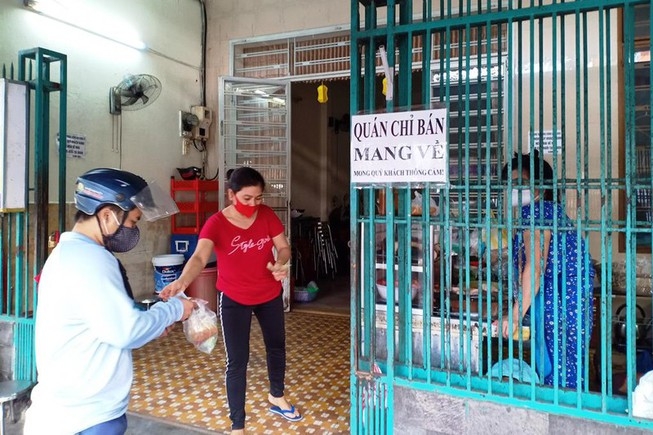 Nhiều quận, huyện Hà Nội cho phép bán hàng mang về từ 16/9