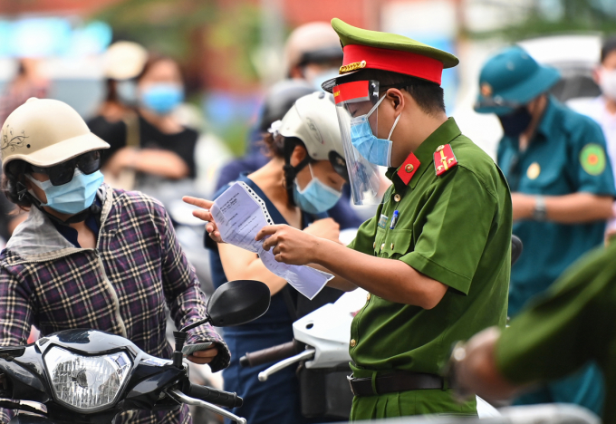 Từ 21/9, Hà Nội không kiểm soát giấy đi đường