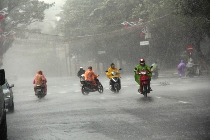 Bão số 6 suy yếu thành một vùng áp thấp, mưa lớn ở miền Trung