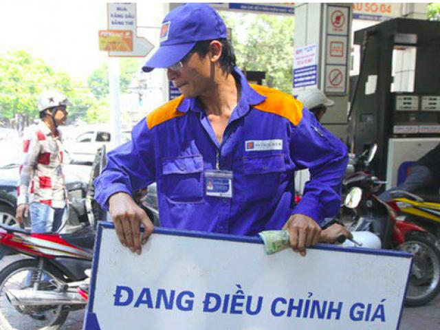 Giá xăng tăng, chạm ngưỡng 22.000 đồng/lít