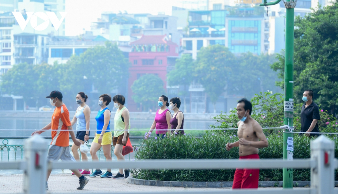 Hà Nội cho phép mở lại thể dục, thể thao ngoài trời, trung tâm thương mại từ 28/9
