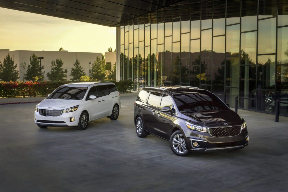 Gần 90.000 chiếc KIA Sedona bị triệu hồi vì lỗi đèn xi nhan