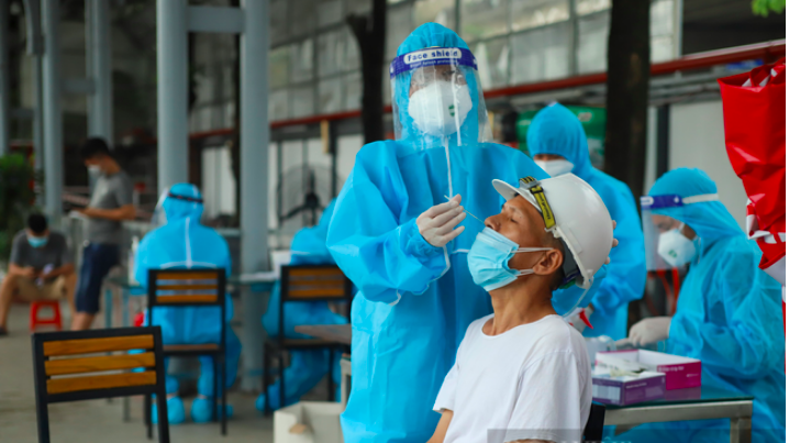 Loạn giá test nhanh Covid-19: Giá thực tế rẻ bất ngờ?