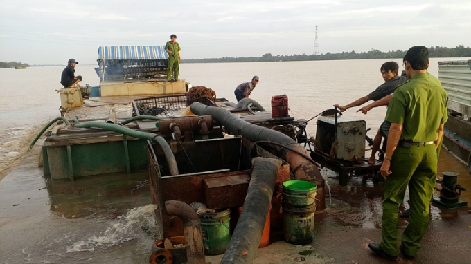 Vĩnh Long: Một công ty khai thác cát bị phạt 170 triệu đồng