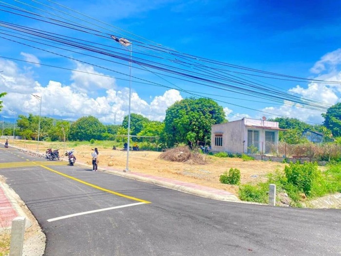 Địa phương nào của tỉnh Khánh Hòa dừng chuyển đổi mục đích sử dụng đất?