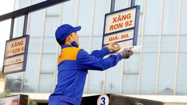 Giá xăng, dầu đồng loạt tăng