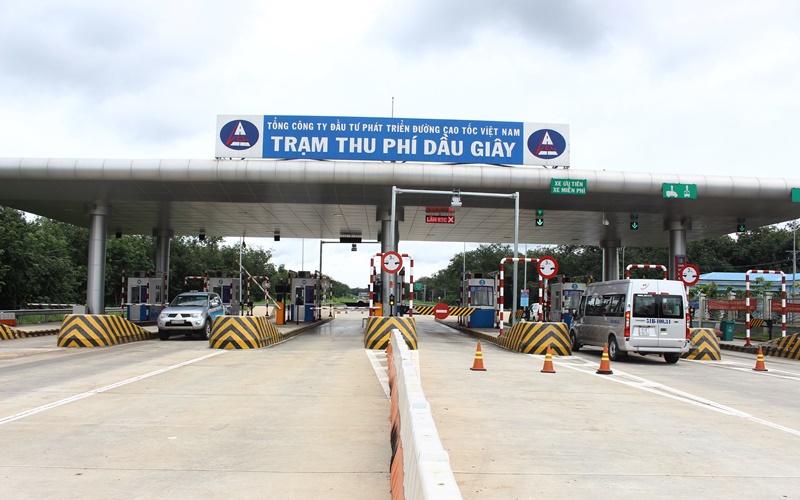 Xả trạm thu phí cao tốc TP.HCM - Long Thành để giảm ùn tắc dịp Tết Nguyên đán 2022