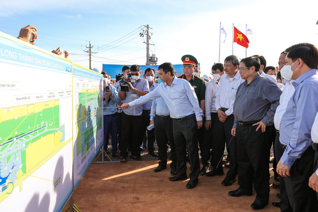 Thủ tướng: Quy hoạch cảng hàng không và đô thị sân bay, làm đến đâu dứt điểm đến đó