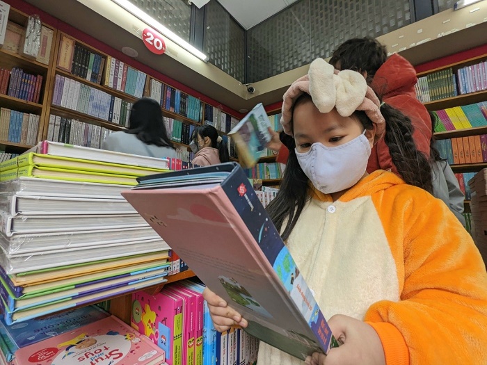 Nhiều “độc giả nhí” đến với Phố Sách Xuân Nhâm Dần ngày mùng 2 Tết