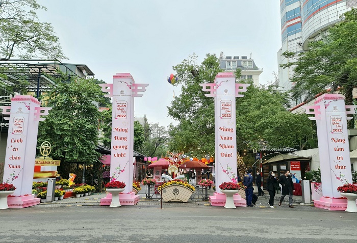 Nhiều “độc giả nhí” đến với Phố Sách Xuân Nhâm Dần ngày mùng 2 Tết