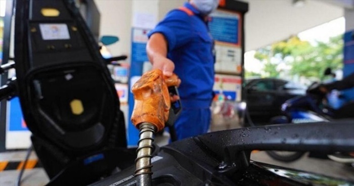 Xuất hiện tình trạng 'găm hàng' xăng dầu chờ tăng giá