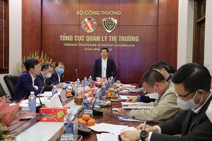 Bộ Công Thương họp khẩn làm rõ nguyên nhân khan hiếm xăng dầu