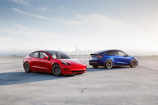 Lỗi dây an toàn, 817.000 xe Tesla bị triệu hồi