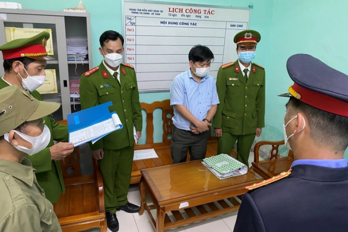 Giám đốc CDC Thừa Thiên - Huế và kế toán trưởng bị bắt