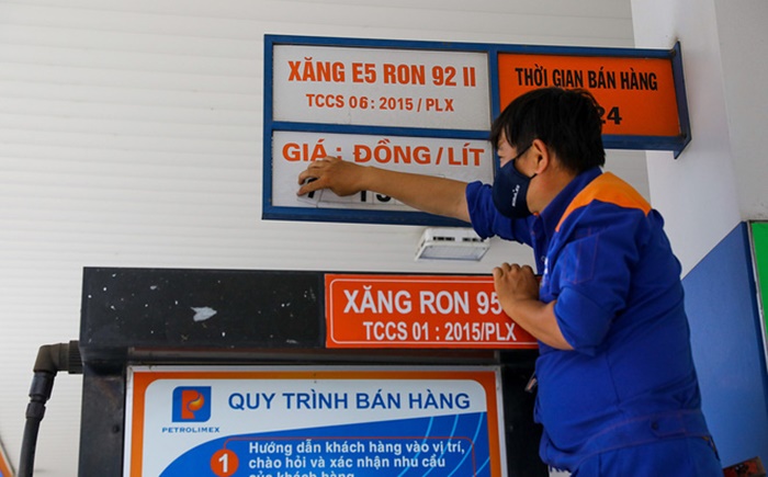 Giá xăng có thể phá đỉnh 30.000 đồng/lít, doanh nghiệp càng bán càng lỗ