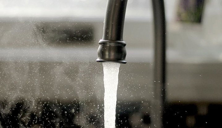 Mỹ phát triển vật liệu mới cho phép sản xuất nước ngọt từ không khí