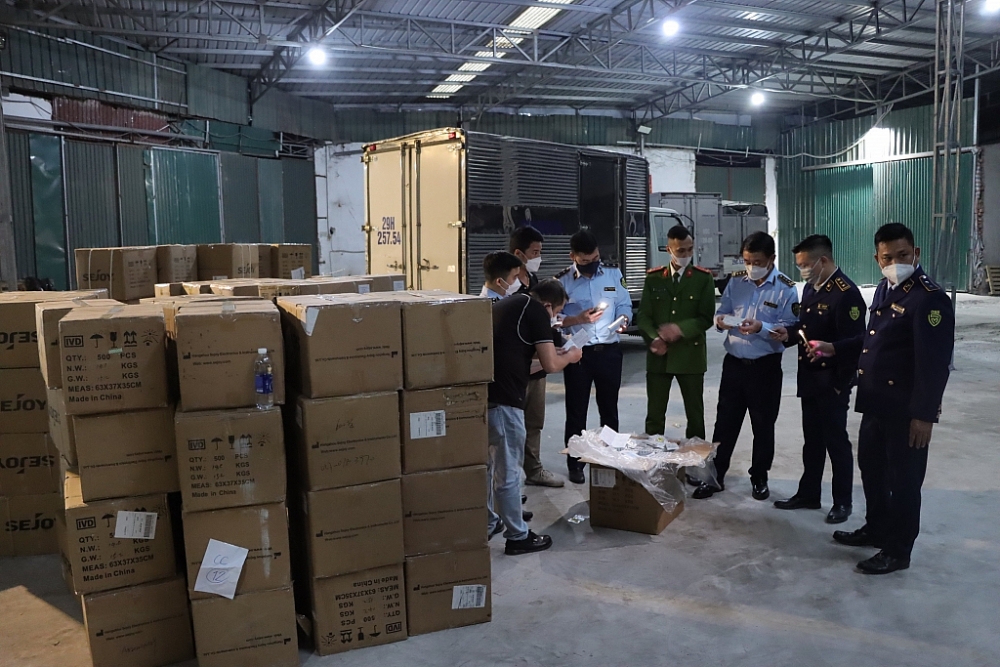 Hà Nội: Triệt phá kho hàng lậu quy mô 'khủng' trị giá 10 tỷ đồng