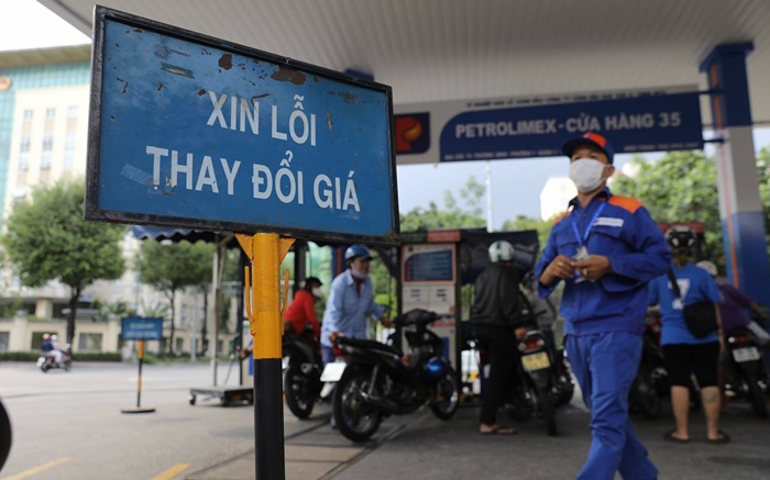 Giá xăng đến ngày giảm mạnh sau 7 lần tăng liên tiếp