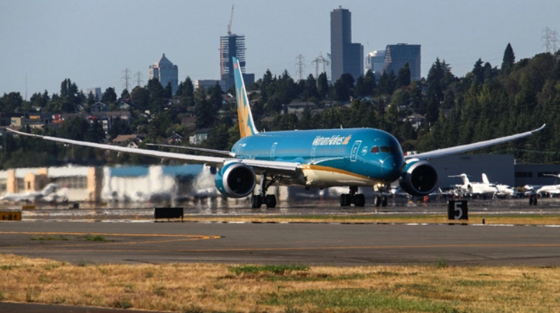 Vietnam Airlines tạm dừng bay đến Nga từ ngày 25/3