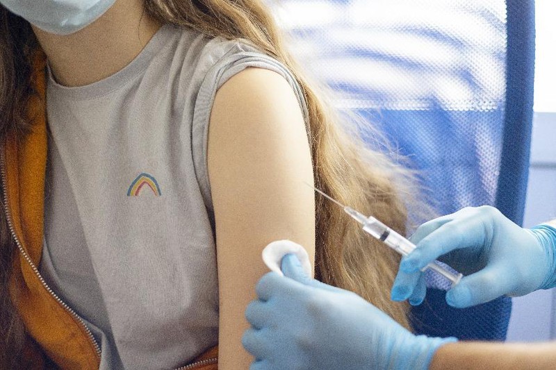 Bộ Y tế lý giải nguyên nhân 'chậm' mua vaccine Covid-19 cho trẻ từ 5-11 tuổi