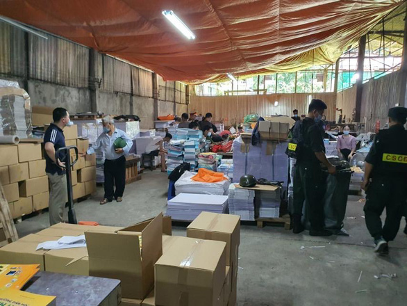 Vụ đường dây sách giả lớn nhất cả nước: Khởi tố thêm 22 người
