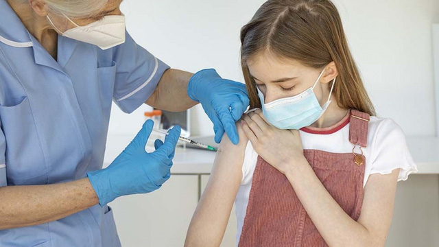 Mỹ: Trẻ chưa tiêm vaccine có nguy cơ nhập viện cao gấp 2 lần khi mắc Omicron