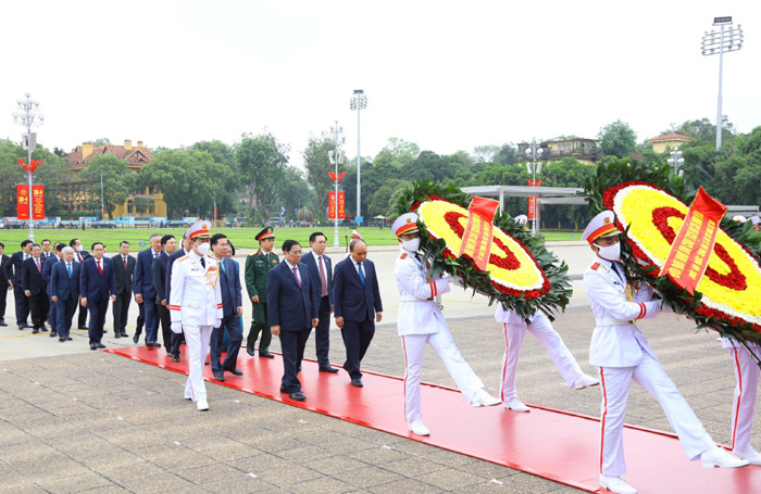 Lãnh đạo Đảng, Nhà nước và Thành phố Hà Nội vào Lăng viếng Chủ tịch Hồ Chí Minh