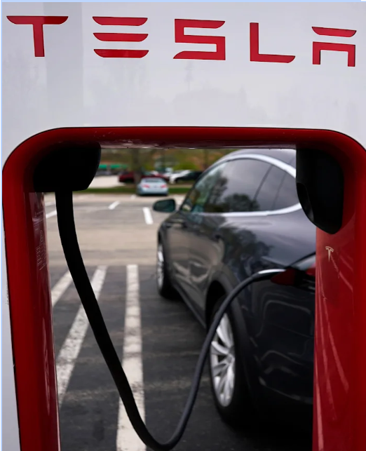 Tesla triệu hồi 130.000 xe ở Mỹ do trục trặc màn hình cảm ứng