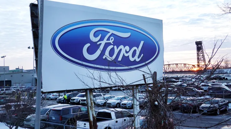 Ford triệu hồi 350.000 xe SUV vì nguy cơ hoả hoạn, cảnh báo nên đậu xe ngoài trời
