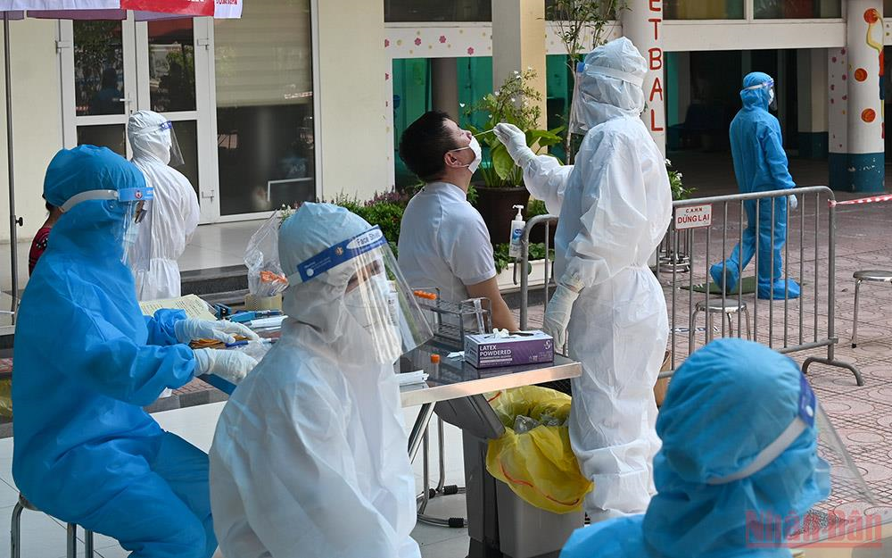 Lo ngại biến thể Sars-CoV-2 mới, Việt Nam vẫn chưa đưa COVID-19 thành bệnh lưu hành