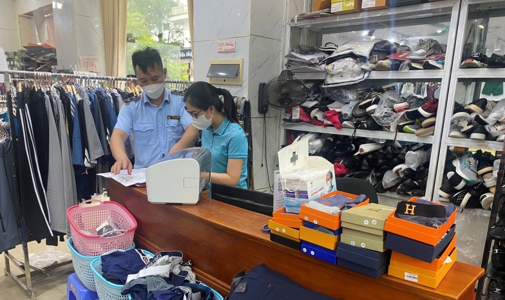 Quảng Ninh: Kinh doanh hàng hóa giả mạo, 1 cơ sở bị phạt 45 triệu đồng