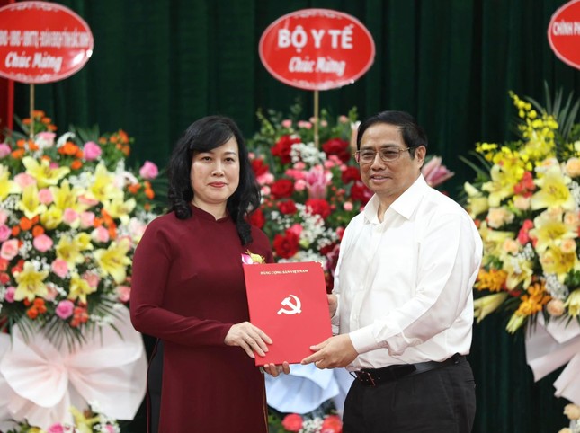 Bà Đào Hồng Lan giữ chức quyền Bộ trưởng Bộ Y tế
