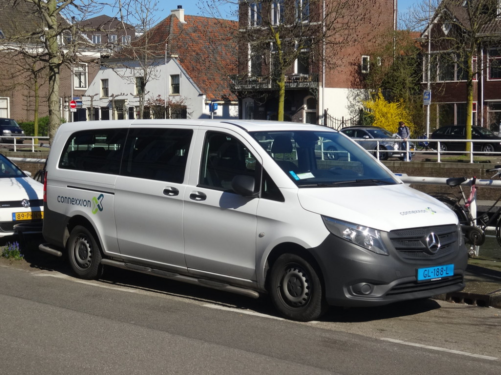 Việt Nam triệu hồi khẩn 53 ô tô Mercedes-Benz Van-Victoria do lỗi túi khí