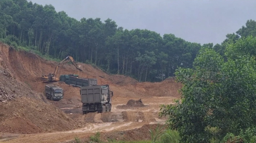 Bắc Giang: Siết hoạt động khai thác, vận chuyển khoáng sản