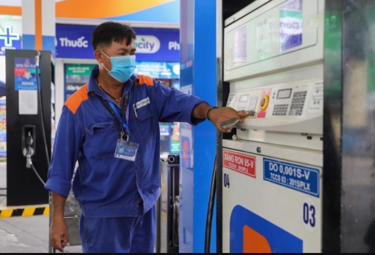Giảm hơn 1.000 đồng/lít, xăng về mức thấp nhất từ đầu năm